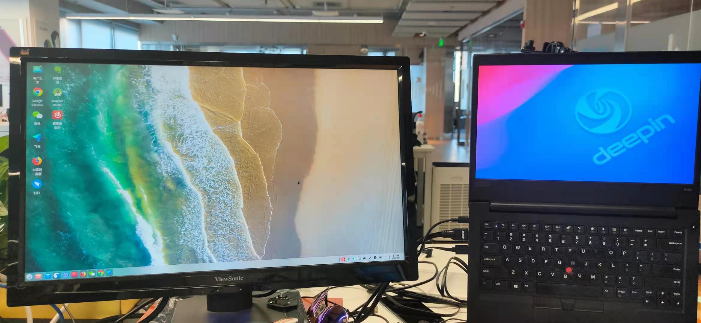 俩显示器壁纸不一样