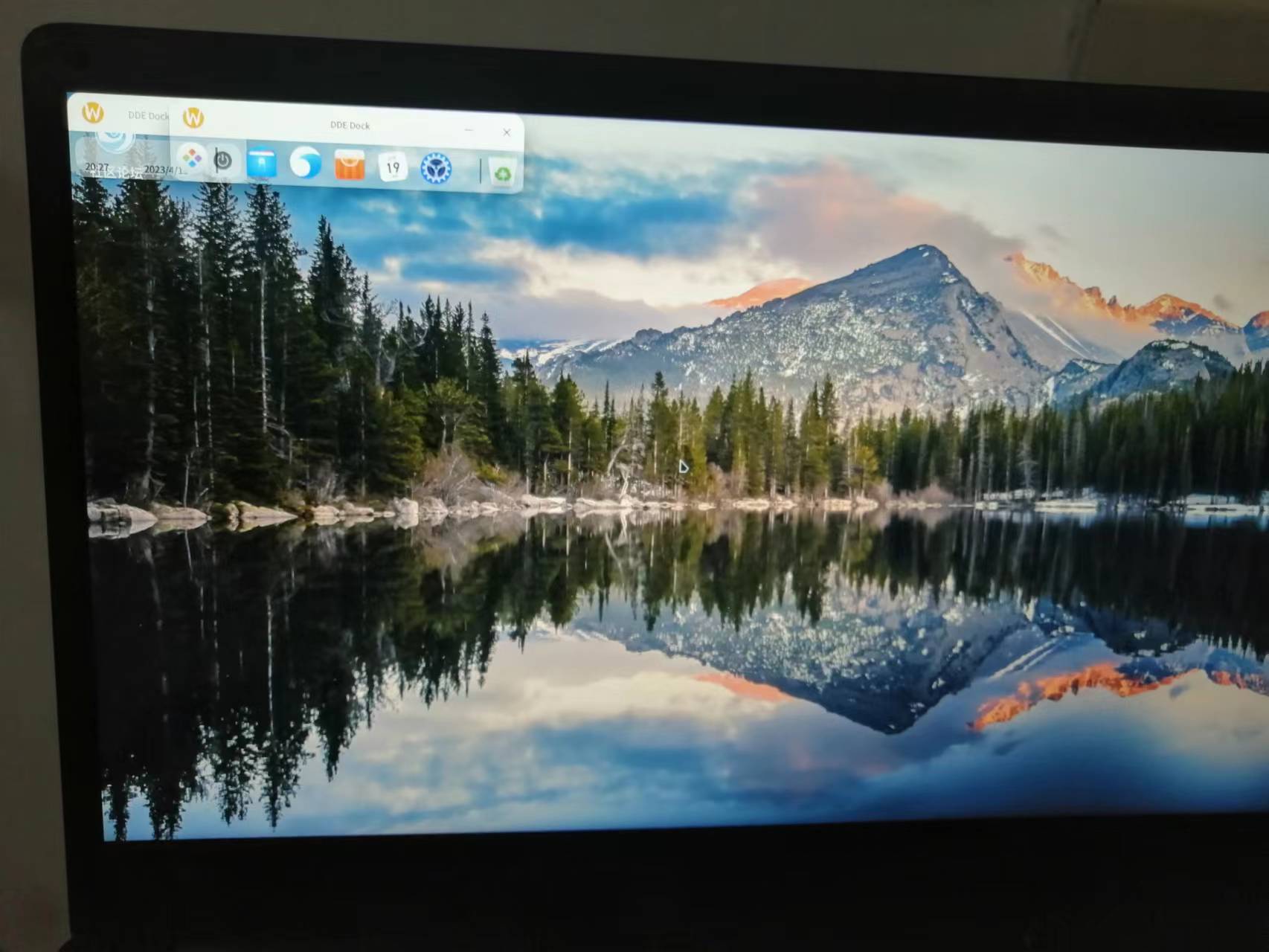 WeChat 左上角.jpg